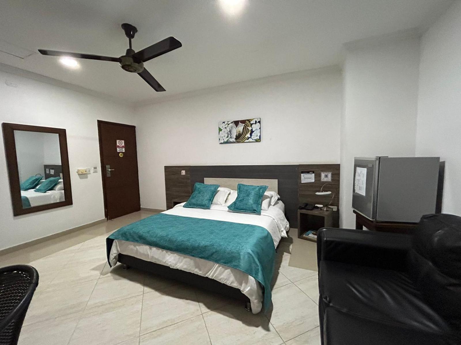 Hotel La Casa 1 Montería Extérieur photo